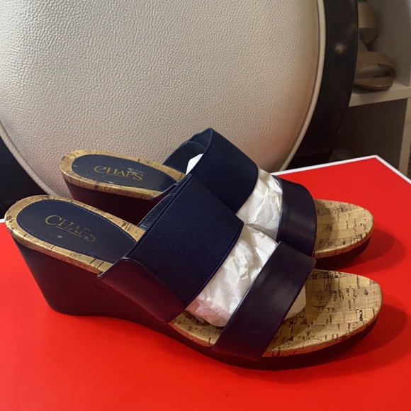 Chaps Slippers Used In Good condition. - Picture 4 of 6